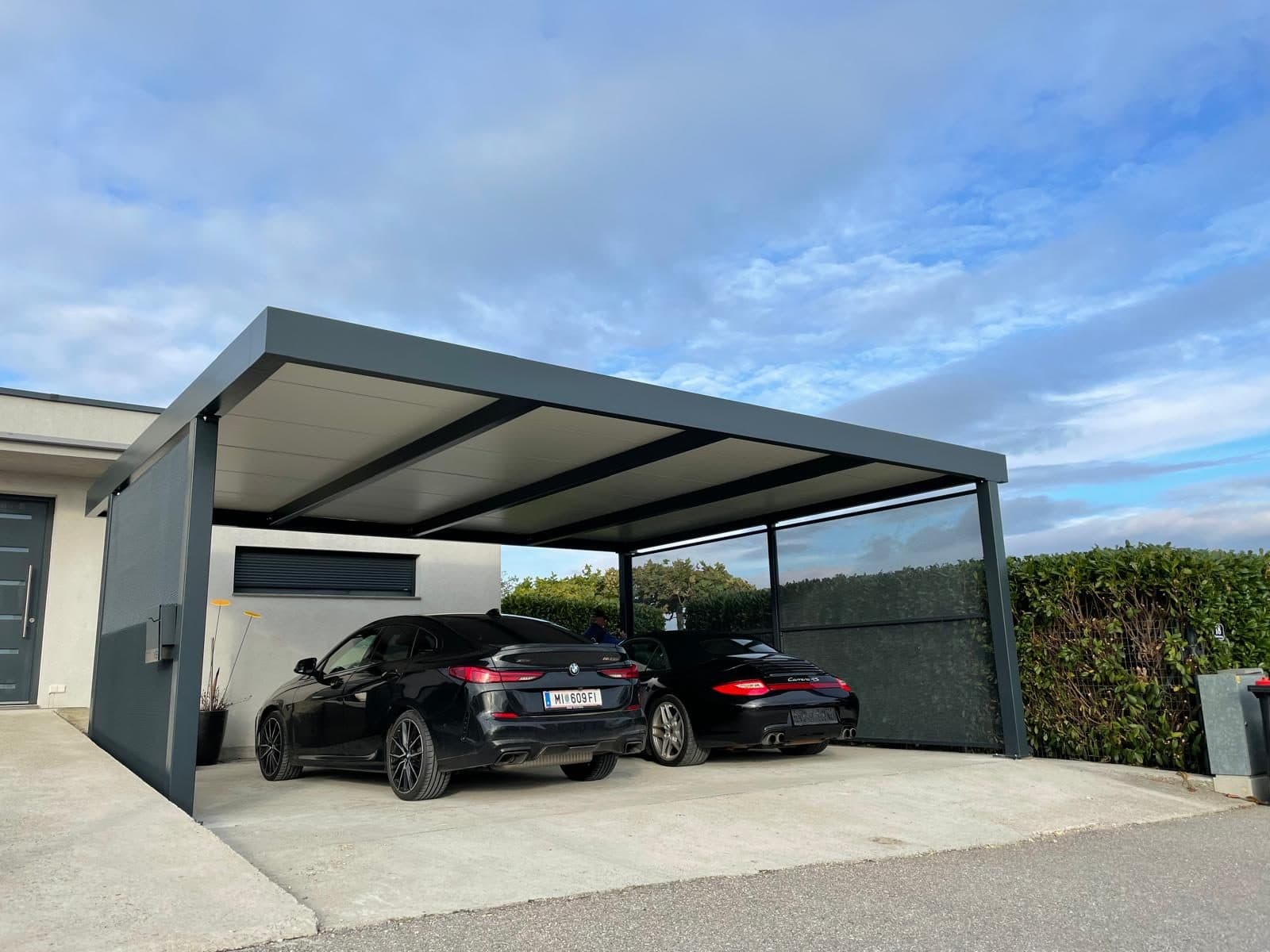 Freistehender Flachdach-Carport in Anthrazit mit zwei Autos